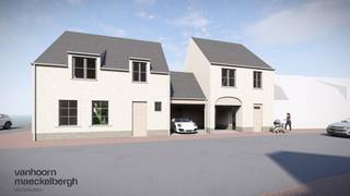 Nieuwbouw koppelwoning in de Sarkoheemstraat te Jabbeke<br /><br />Ontdek deze stijlvolle en hedendaagse koppelwoning op een uitzonderlijk perceel in de rustige Sarkoheemstraat, op de hoek met de Vedastusstraat. Deze nieuwbouwwoningen combineren een eigentijdse architectuur met een doordachte indeling, veel lichtinval en een verrassend ruime tuin. Dankzij de centrale ligging geniet u van een rustige woonomgeving met vlotte verbindingen naar het centrum van Jabbeke, scholen, winkels en de E40.<br /><br />Bij het ontwerp werd maximaal ingezet op wooncomfort en privacy. De woningen beschikken over een royale leefruimte met grote raampartijen die naadloos aansluiten op het terras en de tuin. De open keuken vormt het hart van de woning en biedt alle ruimte voor gezellige familiemomenten.<br /><br />De praktische indeling omvat onder andere:<br /><br />Ruime en lichtrijke leefruimte met open keuken.<br />3 volwaardige slaapkamers <br />Moderne badkamer en afzonderlijk gastentoilet.<br />Berging en technische ruimte.<br />Private inpandige carports + garages<br />Tuin met terras<br /><br />De woning wordt gebouwd met hoogwaardige materialen en voldoet aan de hedendaagse normen inzake energiezuinigheid en wooncomfort. Dankzij de uitstekende isolatie, moderne technieken en duurzame afwerking geniet u van een lage energiefactuur en een toekomstgerichte investering. De afwerking kan nog volledig aangepast worden in samenspraak met de bouwheer. <br /><br />Troeven<br /><br />Architecturale nieuwbouwwoning.<br />Ruim perceel met veel privacy.<br />Private inpandige carports + garagesGrote tuin en terras.<br />Energiezuinige en duurzame afwerking.<br />Rustige ligging nabij alle voorzieningen.<br />Vlotte verbinding naar Brugge, Oostende en de E40.<br /><br />Bent u op zoek naar een hedendaagse gezinswoning waar ruimte, licht en kwaliteit centraal staan? Dan is deze unieke koppelwoning in de Sarkoheemstraat ongetwijfeld een bezoek waard.<br /><br />Interesse? Neem vandaag nog contact op voor meer informatie, plannen, lastenboek of een vrijblijvend kennismakingsgesprek. Hier woont u in alle rust, met het comfort van een moderne nieuwbouwwoning op een toplocatie in Jabbeke.