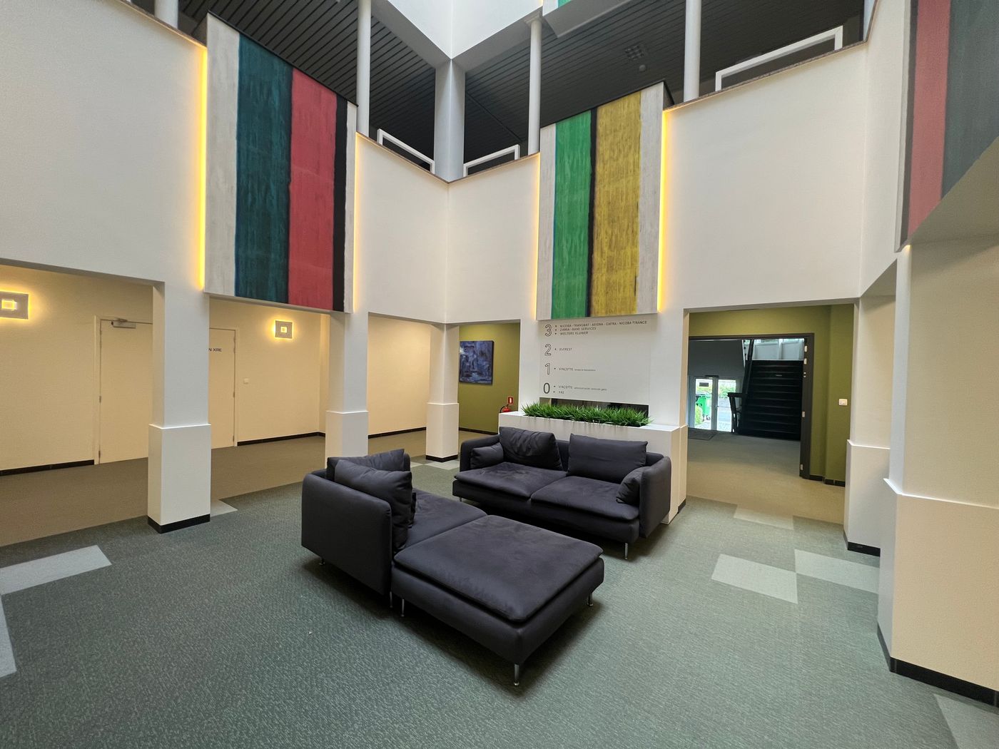 Lichtrijke kantoorruimte van 369 m² nabij de E40 te Zwijnaarde - foto 3