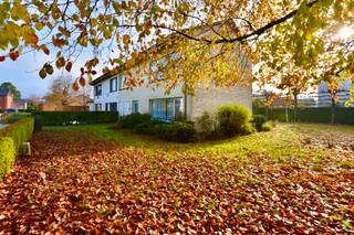 In een bijzonder rustige en kindvriendelijke woonomgeving, op korte afstand van het centrum van Eeklo, bevindt zich deze charmante halfopen woning...