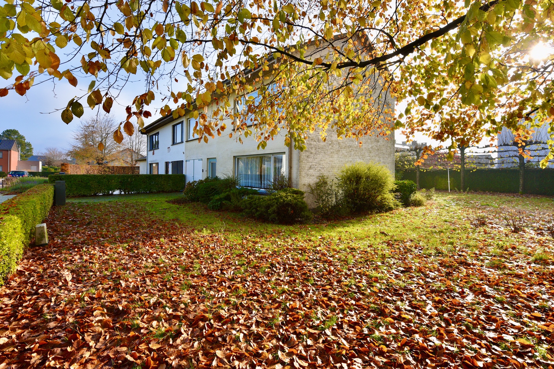 Halfopen woning met 4 slpk, garage, terras en grote tuin voor 359.000 EUR - foto 4