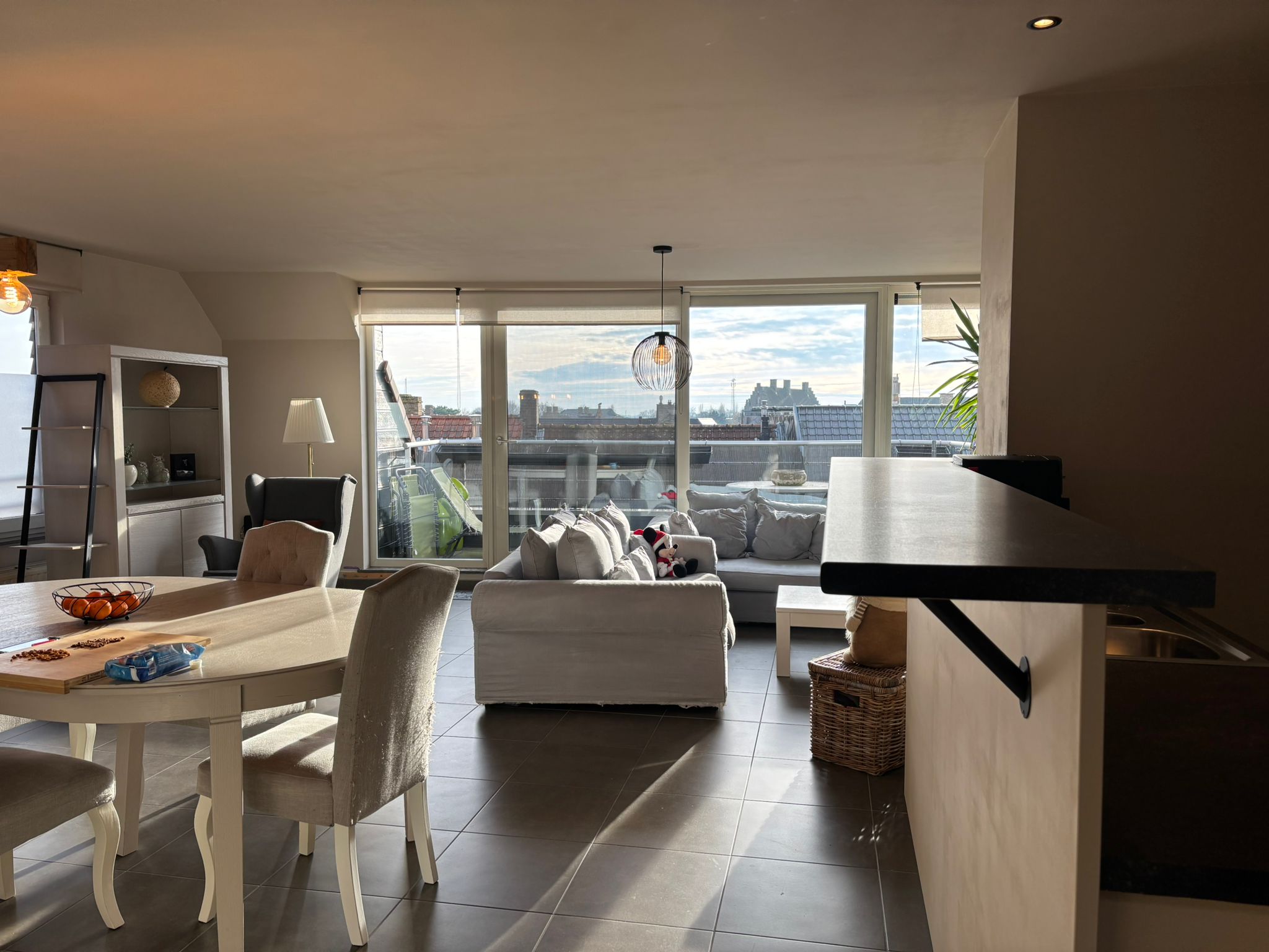 Dakappartement met 2 slaapkamers met een terras. - foto 4