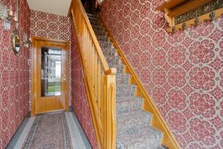 Ben je op zoek naar een halfopen bebouwing in Melsele met ruimte en tal van mogelijkheden?Dan is deze woning een interessante opportuniteit voor wie...