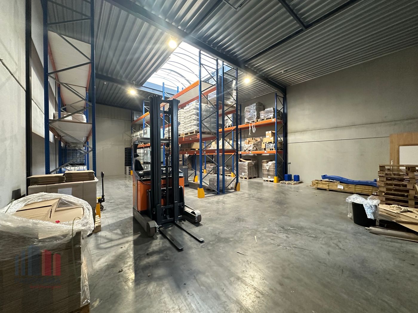 221 m² KMO-unit te huur op toplocatie aan R8 - photo 4