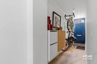 In het historische centrum van Diksmuide bevindt zich deze prachtige vastgoedtopper. Deze charmante woning werd volledig gerenoveerd met...