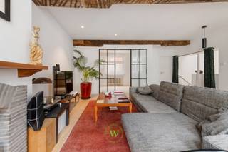 Ontdek deze unieke bel-étagewoning in het hart van Brugge, gelegen op een sublieme locatie.De woning werd in 2020 volledig gerenoveerd en afgewerkt...