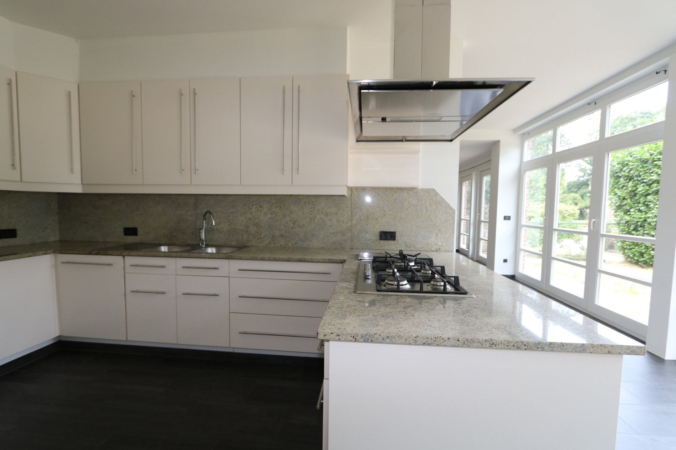 Huis te huur in Maasmechelen met 4 slaapkamers - foto 3