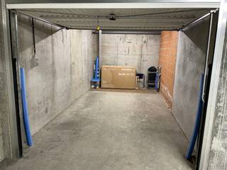 Deze garage is uitstekend gelegen in de Koninginnelaan 1 in Middelkerke en vormt een praktische oplossing voor wie op zoek is naar een veilige...