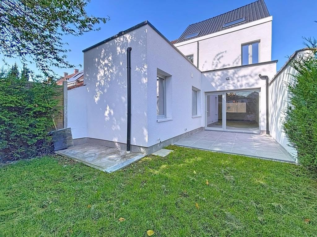 Grote woning met 4kamers, 2 badkamers,... - foto 1
