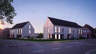 <p><strong>Woning B2 is een gesloten bebouwing met op het gelijkvloers een ruime woonkamer, bureauruimte, open keuken en berging, terras, tuin, tuinberging en carport. Op de eerste verdieping bevinden zich 3 slaapkamers en een badkamer, terwijl de tweede verdieping nog een extra slaapkamer en praktische bergruimte biedt.<br /><br />Samenvatting</strong></p>
- 5 BEN-woningen — hedendaags en energiezuinig<br />- 197 m² bewoonbare oppervlakte<br />- 4 slaapkamers<br />- Privéterras & tuin<br />
<p><strong>Thuis in Mol</strong></p>
- Rust & voorzieningen — alles binnen handbereik<br />- Centrale ligging — hoek Kortestraat en Ezaart<br />- Nabij winkels & scholen<br />- Vlotte bereikbaarheid<br />
<p><strong>Ruimtelijk wonen</strong></p>
- 4 slaapkamers — veel lichtinval<br />- Badkamer naar keuze — bad of douche<br />- Open leefruimte — eet- en zithoek<br />- Aparte bureauruimte — afhankelijk van woning<br />- Terras & tuin — directe toegang vanuit leefruimte<br />- Garage/carport/staanplaats — afhankelijk van de woning<br />- Grote raampartijen — verbinden binnen en buiten<br />- Kwalitatieve afwerking — ruime budgetten voor keuken, sanitair en vloeren<br />
<p><strong>Duurzaamheid & energiezuinigheid</strong></p>
- Geothermische warmtepomp<br />- Zonnepanelen<br />- Vloerverwarming<br />- BEN-normen — lage energiefactuur, duurzame investering<br />
<p><strong>Fiscale & financiële voordelen</strong></p>
- 6% btw mogelijk — aanzienlijk financieel voordeel<br />- Voorwaarden op aanvraag<br />
<p><strong>Beschermd als koper</strong></p>
- Wet Breyne — bescherming, betaling in schijven<br />
<p></p>