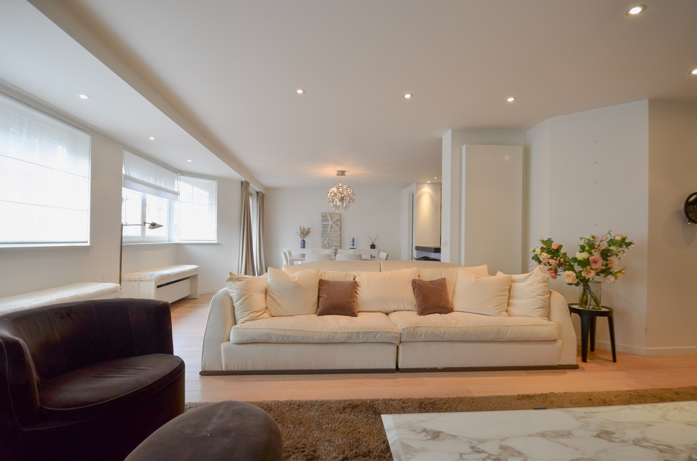 Offre exceptionnelle – Appartement particulièrement spacieux dans une résidence élégante. - photo 2