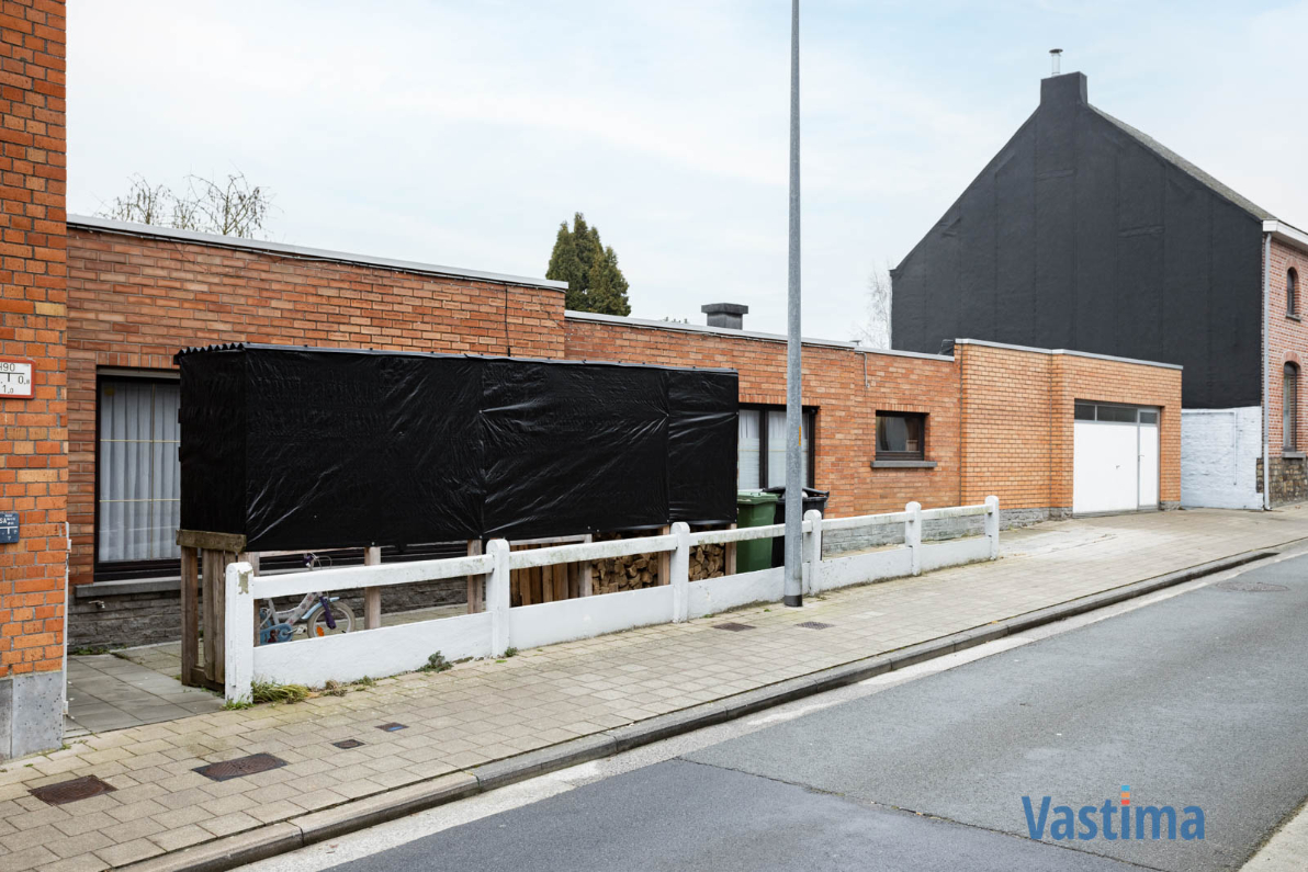 Uniek pand bestaande uit 2 woongelegenheden, garage en buitenruimte - foto 3