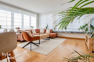 In het centrum gelegen instapklaar, zeer lichtrijk en energiezuinig appartement. Het gerenoveerde appartement is gelegen op de derde verdieping...