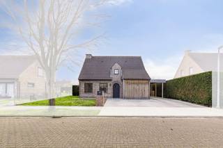 HEURE DE VISITE : samedi 13 décembre, prenez rendez-vous via dewaele.comLes 4 chambres, l'emplacement calme et l'aménagement pratique ne sont...