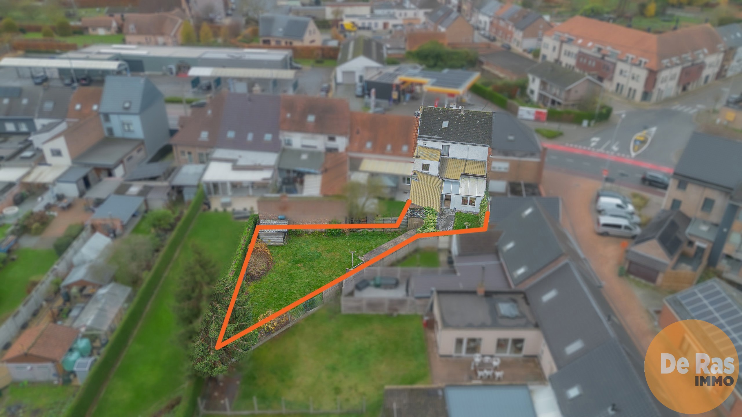 WELLE - Centraal gelegen, ruime woning met garage en tuin - foto 2