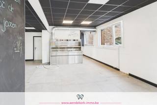 Ben jij op zoek naar een commerciële ruimte op een goed bereikbare locatie, waar je meteen kan starten met jouw plannen? Dit handelspand (tot...