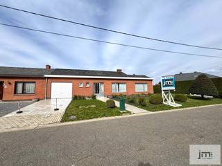 Op een uitstekende ligging langs de Romeinseweg-Brustem in Sint-Truiden, ter hoogte van nummer 6, vinden we deze gelijkvloerse woning...