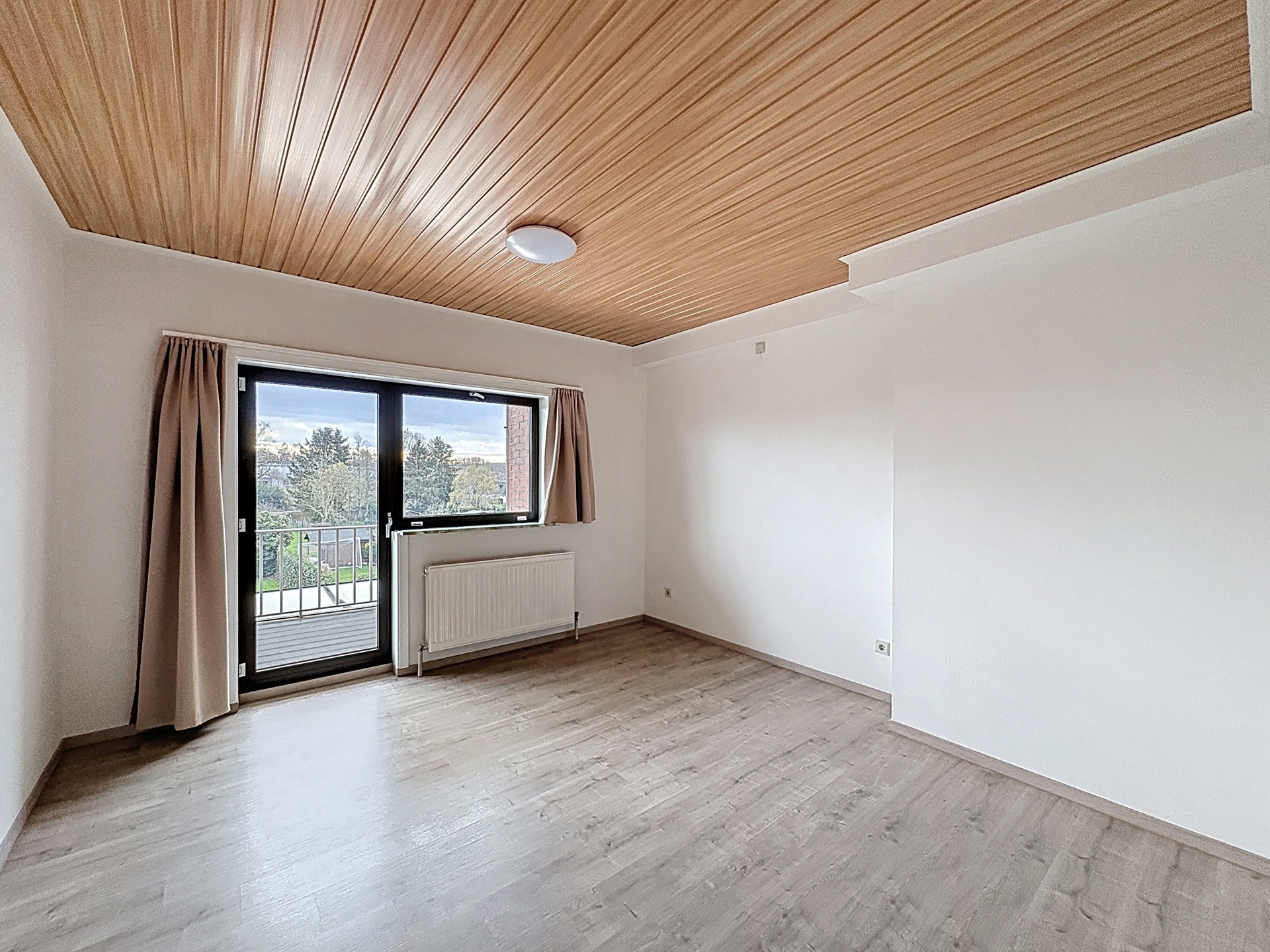 Vernieuwd appartement op toplocatie in LIedekerke - foto 4