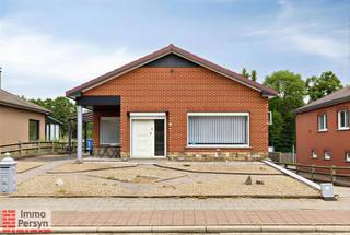 Op de verbindingsweg tussen Rillaar en Tielt-Winge vinden we deze leuke op te frissen woning op een perceel van maar liefst 1166 m². De woning...