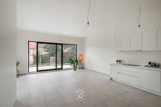 ** VERKOOP ONDER REGISTRATIERECHTEN **. In het hart van Aalst, aan het recent heraangelegde Bauwensplein, bevindt zich Den Botanikken Hof.  U...