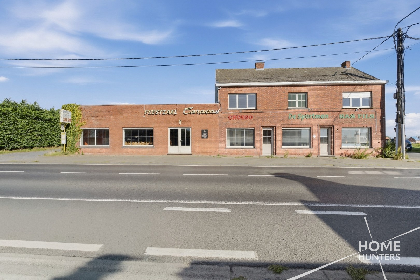 Café, feestzaal en woonst op ruim 1.400 m² met tal van mogelijkheden - foto 3