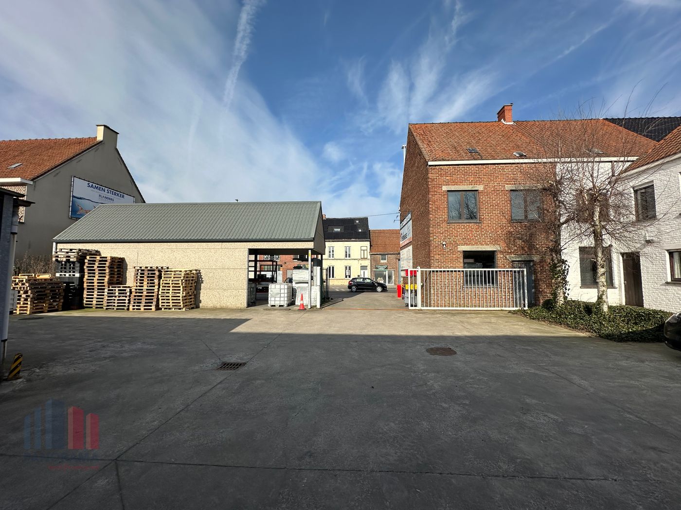 Unieke opportuniteit langs de Kortrijkseweg in Waregem – wonen en werken combineren op toplocatie! - photo 2