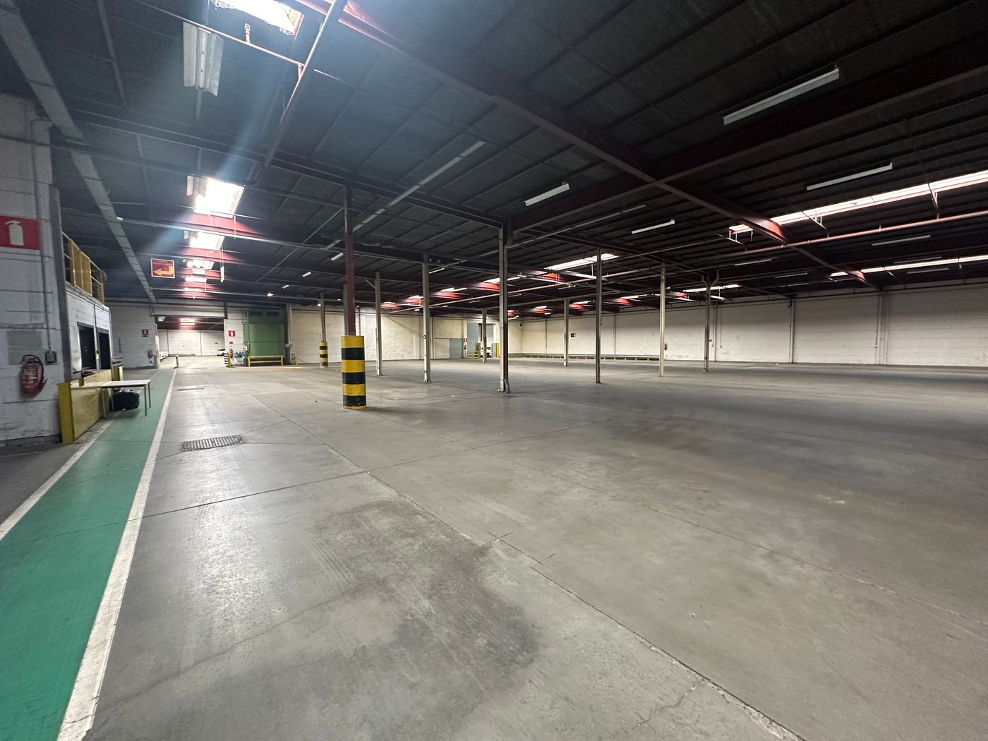 MAGAZIJNRUIMTE VAN 27.520 M² TE HUUR - foto 5