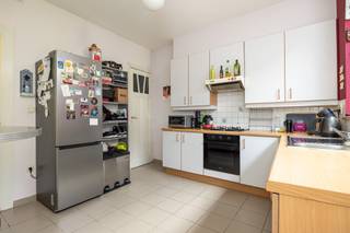 Uitstekend gelegen starterswoning met 2 tot mogelijks 3 slaapkamers en tuin Dit betreft een interessante starterswoning gelegen op een uitstekende...