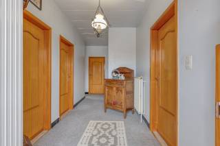 Deze te renoveren gelijkvloerse woning is uiterst rustig gelegen in Balen-Hulsen, op een prachtig zuidgericht perceel van maar liefst 1.431 m².Via de...