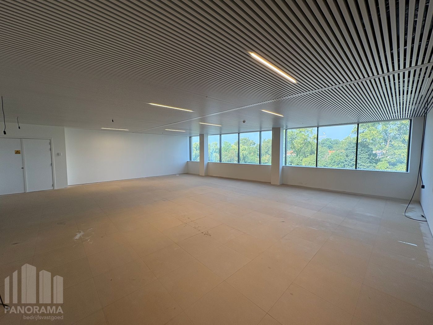 205 m² high-end kantoorruimte op een topligging naast de E40 - foto 5