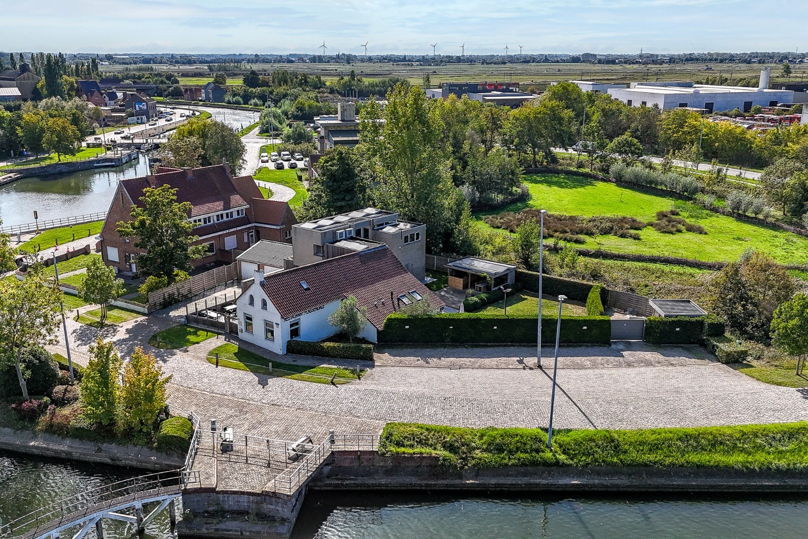 Te koop: Restaurant met woonst op toplocatie – Plassendale, Oostende - foto 1