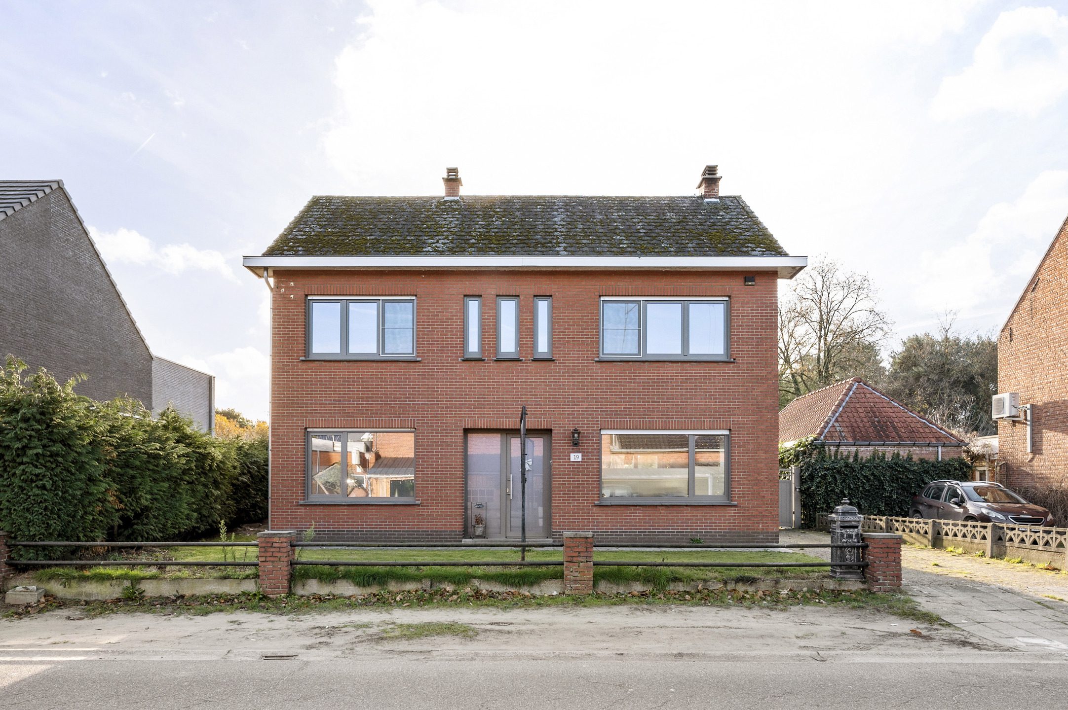 Ruime woning op zuid-gelegen perceel van 1125 m² - foto 1