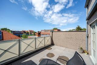 Ontdek dit energiezuinig appartement in het charmante Lissewege, met een uitstekende verbinding richting Brugge, Zeebrugge en Knokke-Heist...