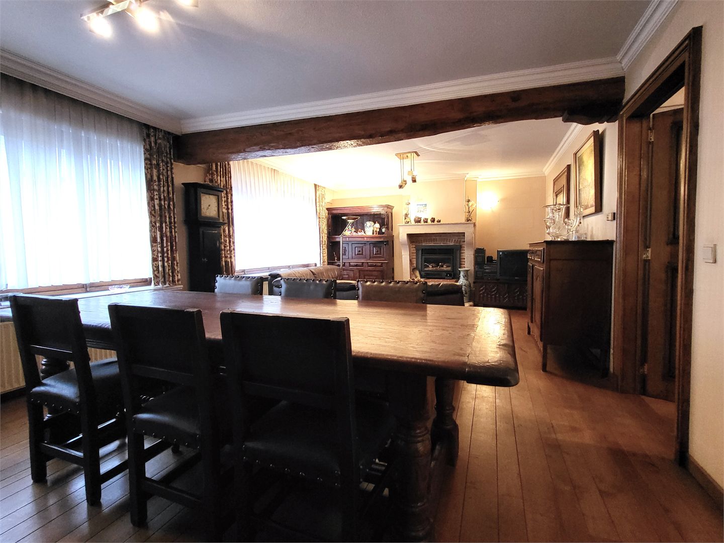 Dit ruime appartement met een bewoonbare oppervlakte van ca. 141 m² biedt comfortabel wonen met royale ruimtes en een praktische indeling. - foto 5