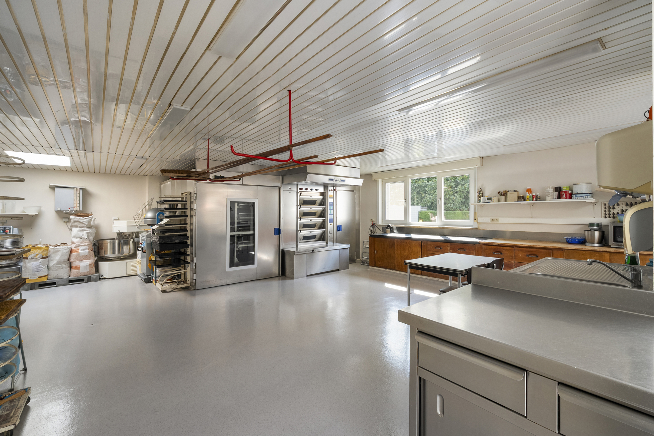 Goedgelegen HANDELSPAND met ruime WOONST, 5 SLK en TUIN - foto 5