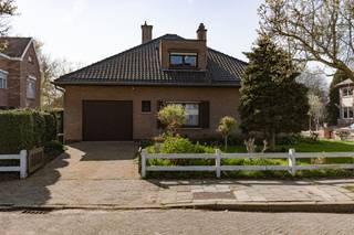 CONTACT Hanne via 0478 65 88 15 of hanne@vicusvastgoed.beMobiscore: 9,1/10EPC-score: DBezoekmoment op afspraak.Deze hedendaagse villa is gelegen in...