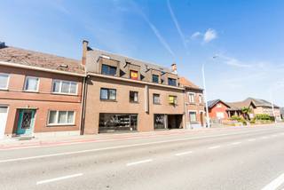 VALIMMAS verhuurt dit instapklare appartement op de derde verdieping van een kleinschalig gebouw aan de rand van het centrum. Het appartement...