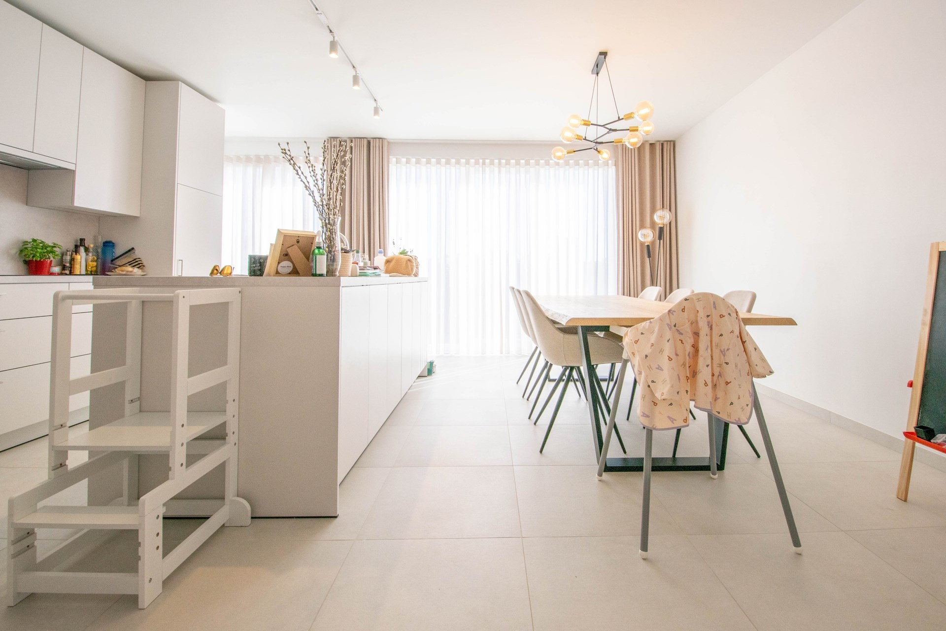 Nieuwbouwappartement met 2 slaapkamers in hartje Sint-Gillis-Waas! - foto 5