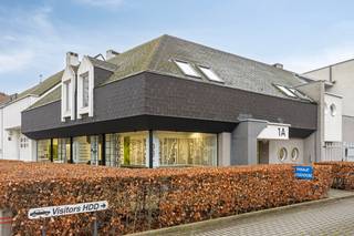 🏭 Te huur – Instapklaar semi-industrieel gebouw met topliggingOp zoek naar een praktische en vlot bereikbare locatie voor uw activiteit? Dit...