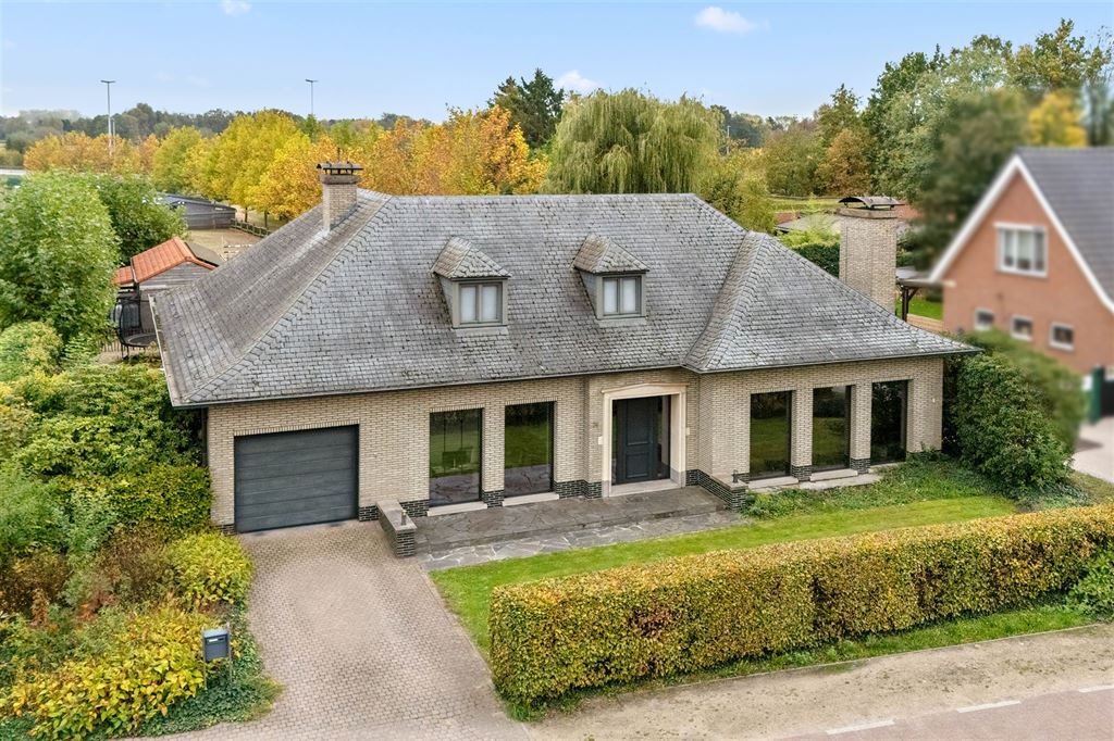 Woning met paardenaccommodatie op ca. 1,8ha te Stekene - foto 1