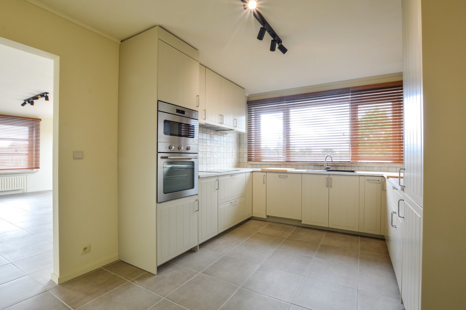 Ruim appartement (146 m²) met 2 slaapkamers in het centrum van Jabbeke - foto 5