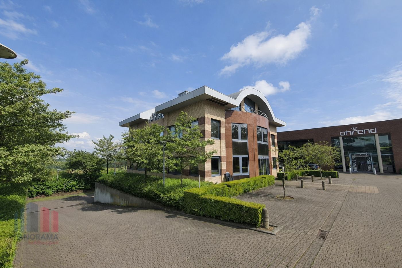 513 sqm of offices and 80 sqm of storage space near the R0/E40 motorway junction - photo 1