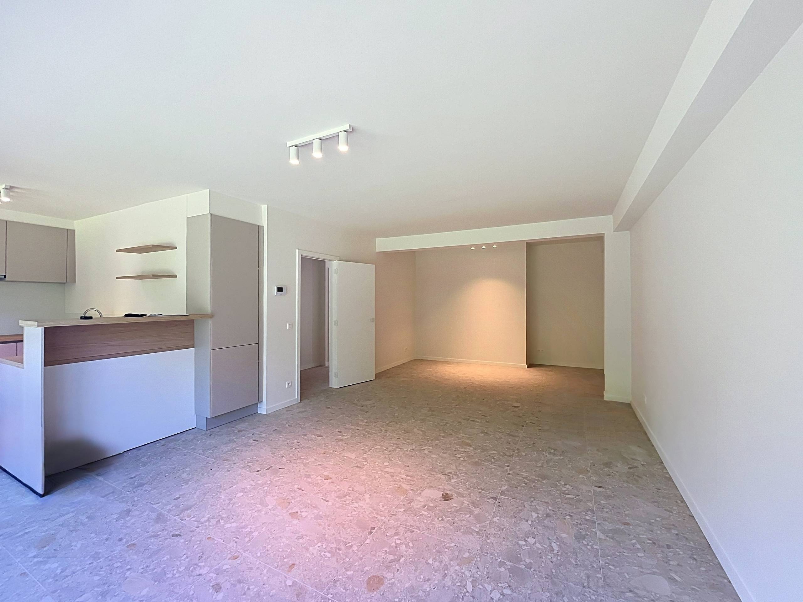 Recent gerenoveerd appartement op in Anderlecht - foto 4