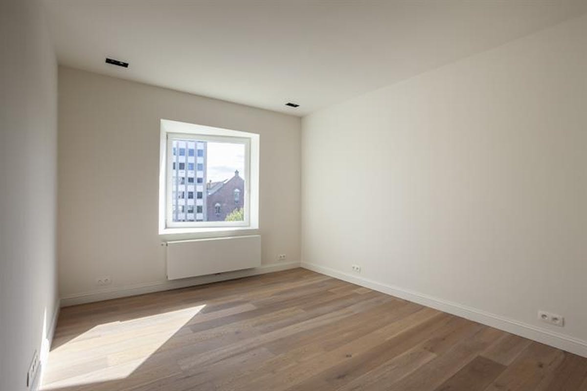 Appartement met 2 slaapkamers en bureauruimte te huur in Antwerpen - foto 5