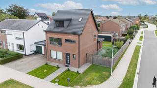 RUIME, RECENT GERENOVEERDE GEZINSWONING MET 6 SLAAPKAMERS EN ZONNIGE TUIN IN MINDERHOUTWelkom in deze volledig vernieuwde gezinswoning in het...