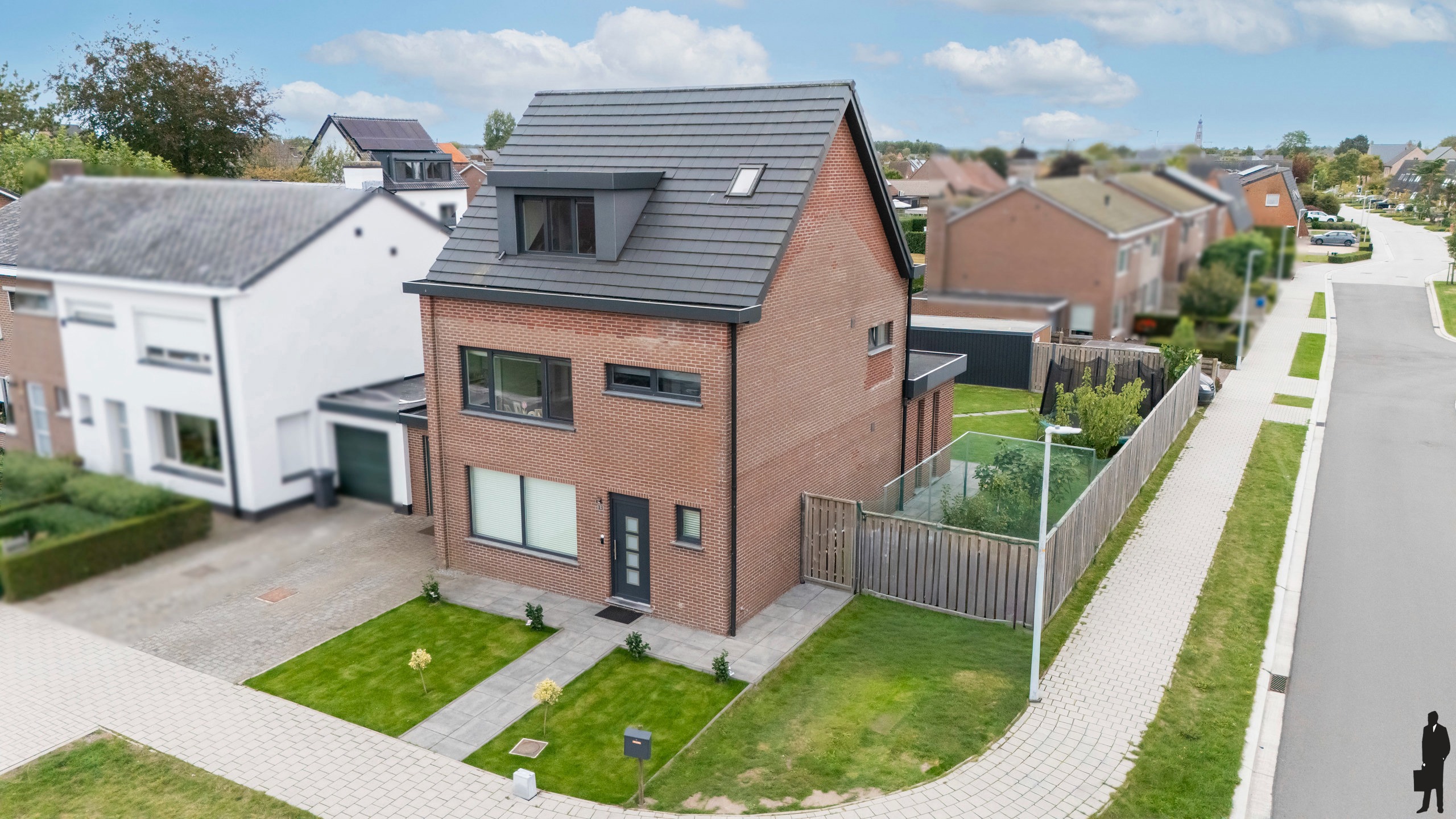 Gerenoveerde woning met 6 slaapkamers in Minderhout - foto 1