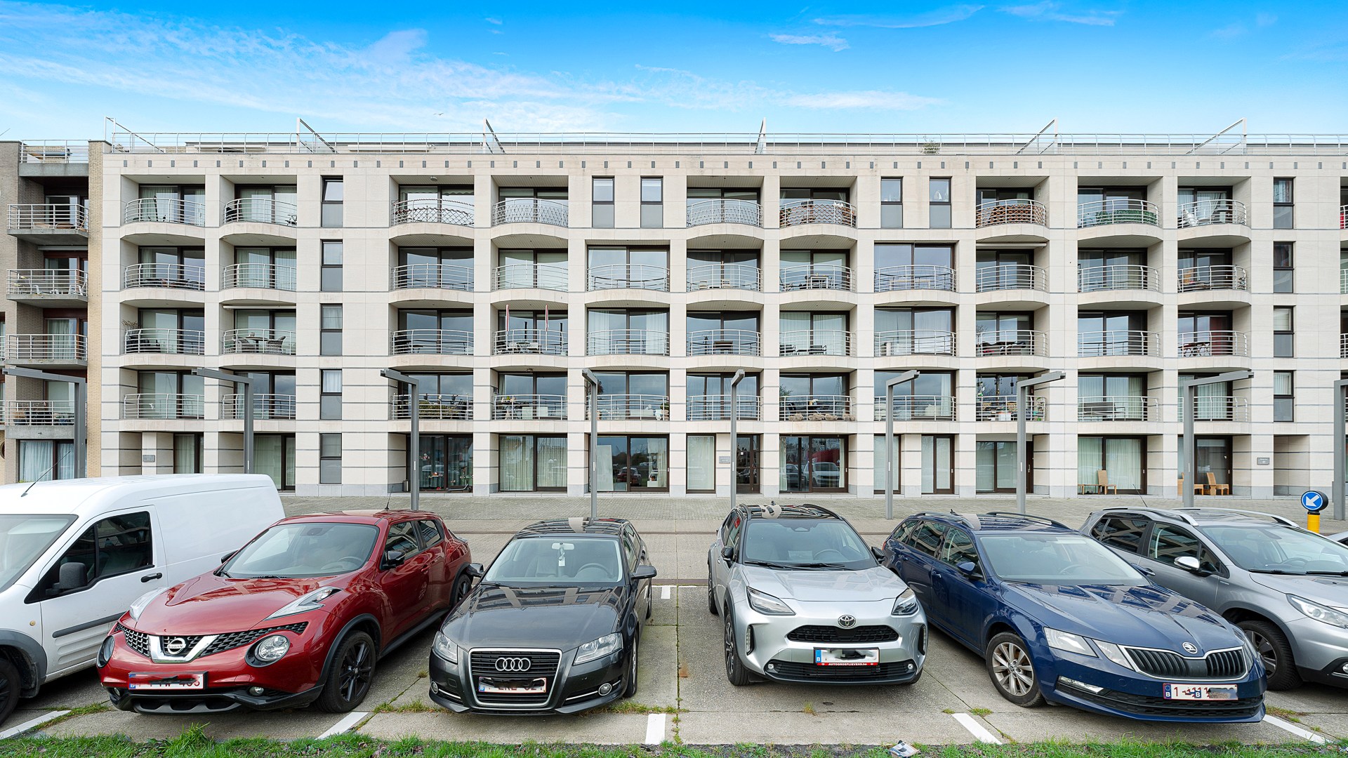 Garage for sale in Zeebrugge - photo 1