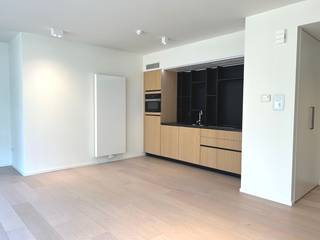 Perfect afgewerkte assistentieflat te Oostduinkerke-bad, goed gelegen met de zee en het strand om de hoek én op enkele passen van het...