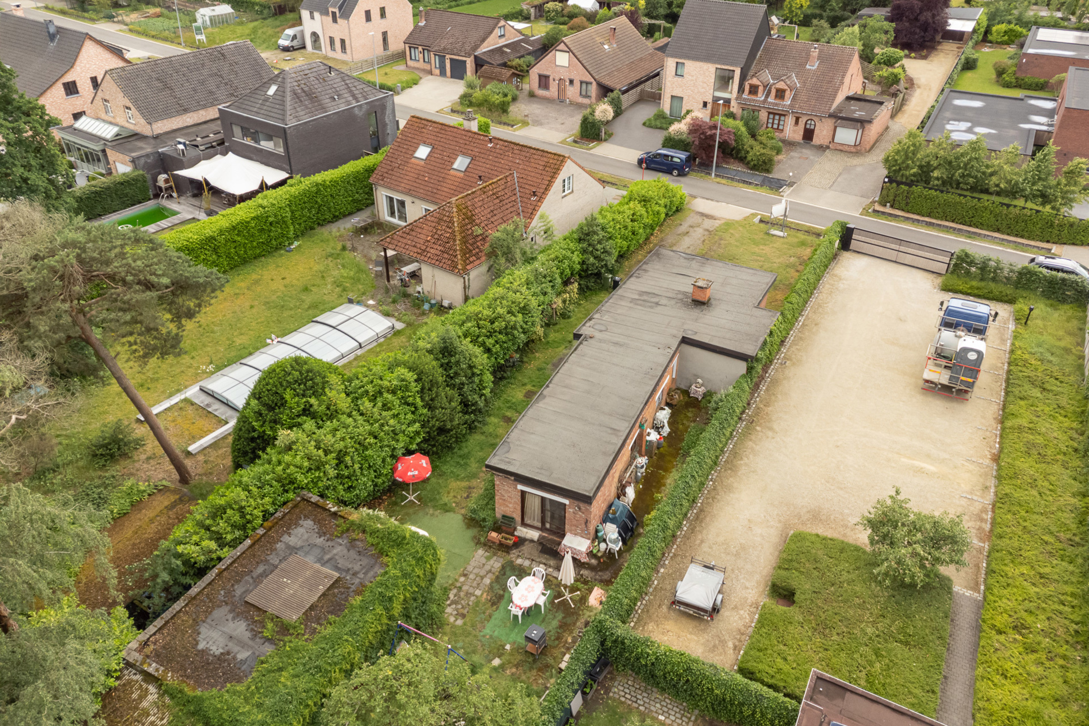 Volledig te renoveren woning op aangename locatie te Halle. - foto 4
