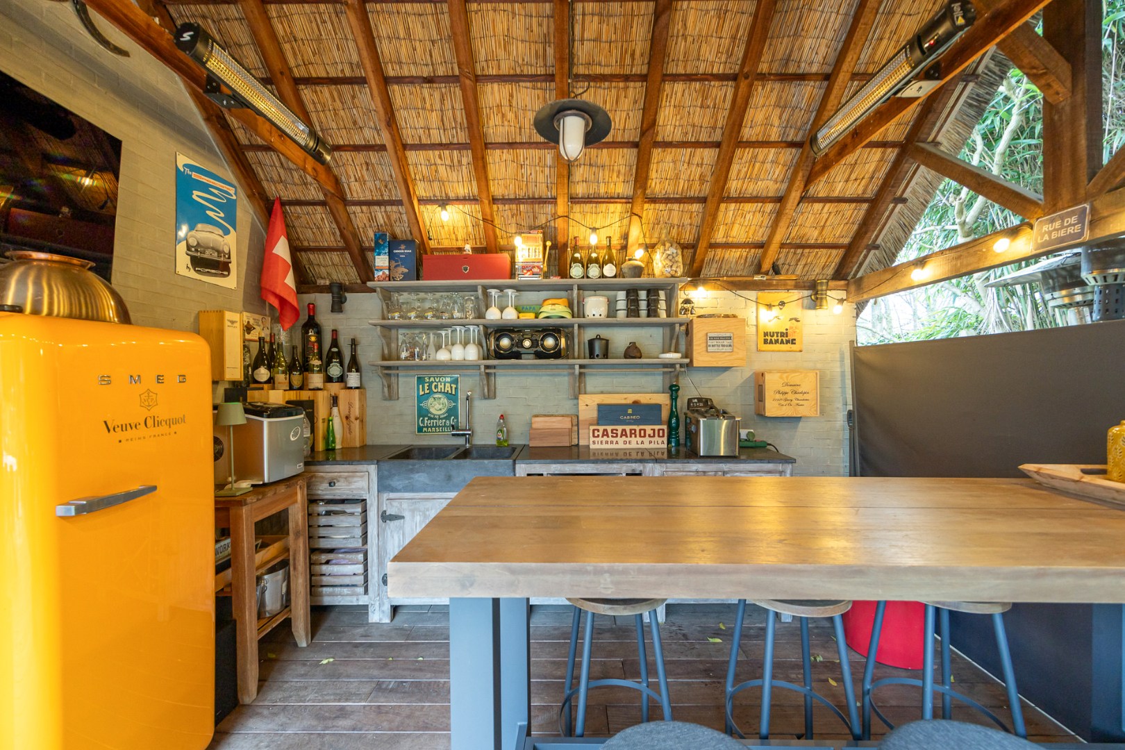 Charmante en ruime woning met zwembad en bijgebouw op toplocatie - foto 4