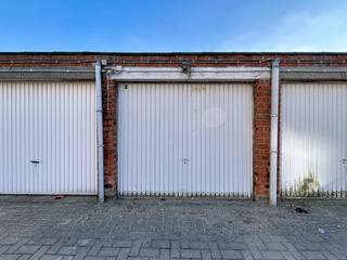 Deze garagebox in Merksem is gelegen in een verzorgd complex tussen de Victor Govaerslaan en de Hennepstraat, vlak bij belangrijke invalswegen en...